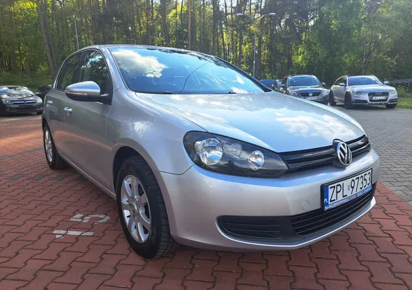 samochody osobowe Renault Clio cena 24900 przebieg: 54300, rok produkcji 2018 z Iwonicz-Zdrój